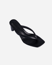 Load image into Gallery viewer, RAY HEELS IN BLACK
